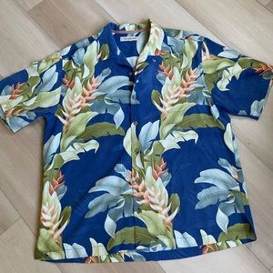 Tommy Bahama Mens Silk Hawaiian blue floral Size XL excellent